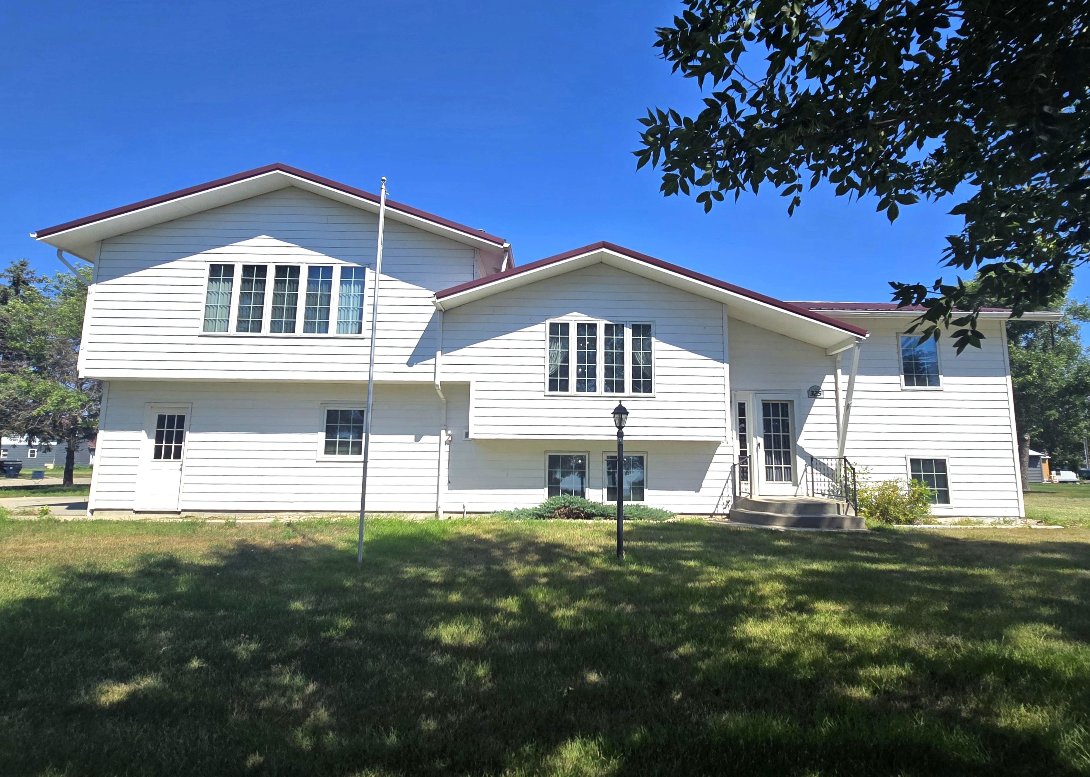325 5th St SW, Highmore