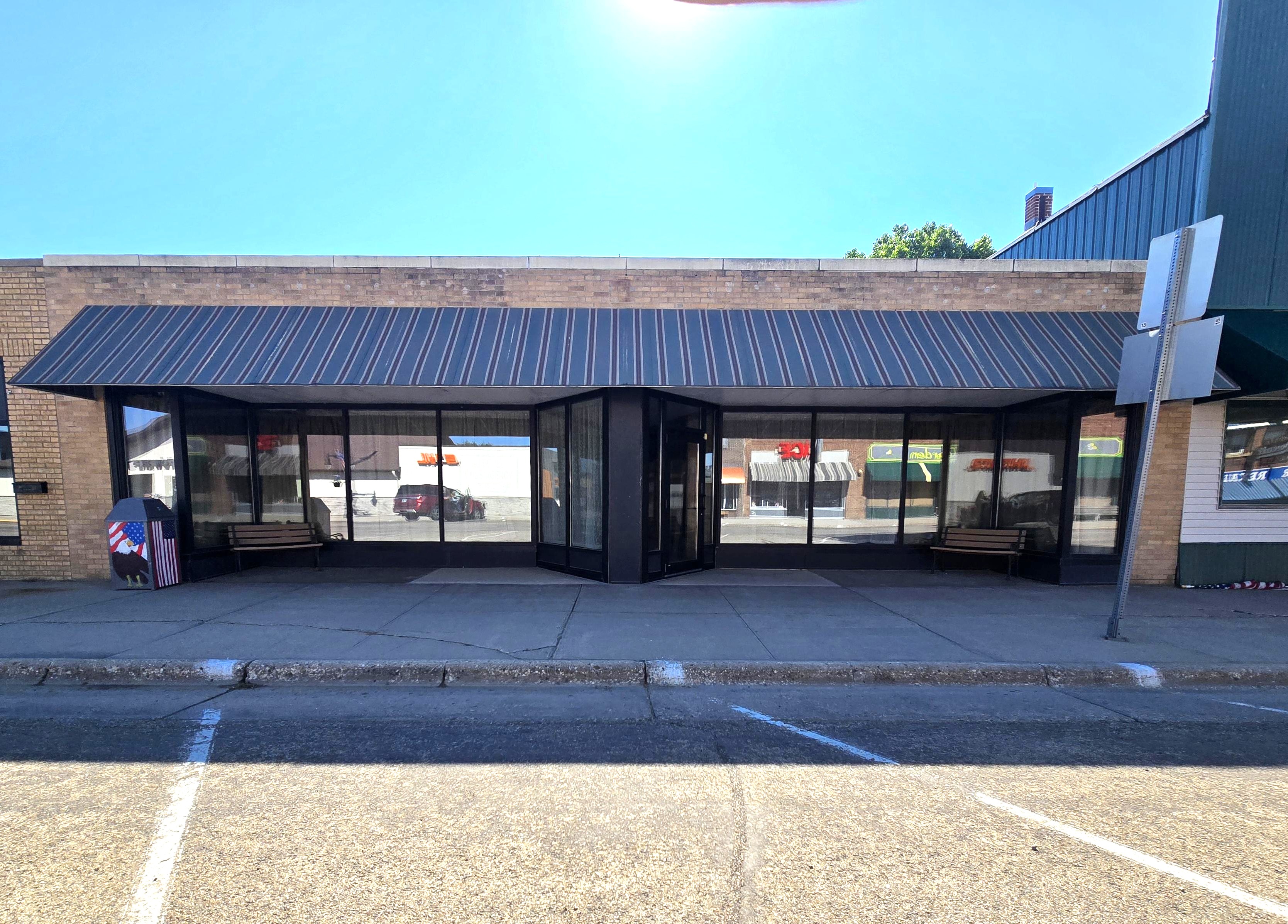 218 N Broadway Ave, Miller