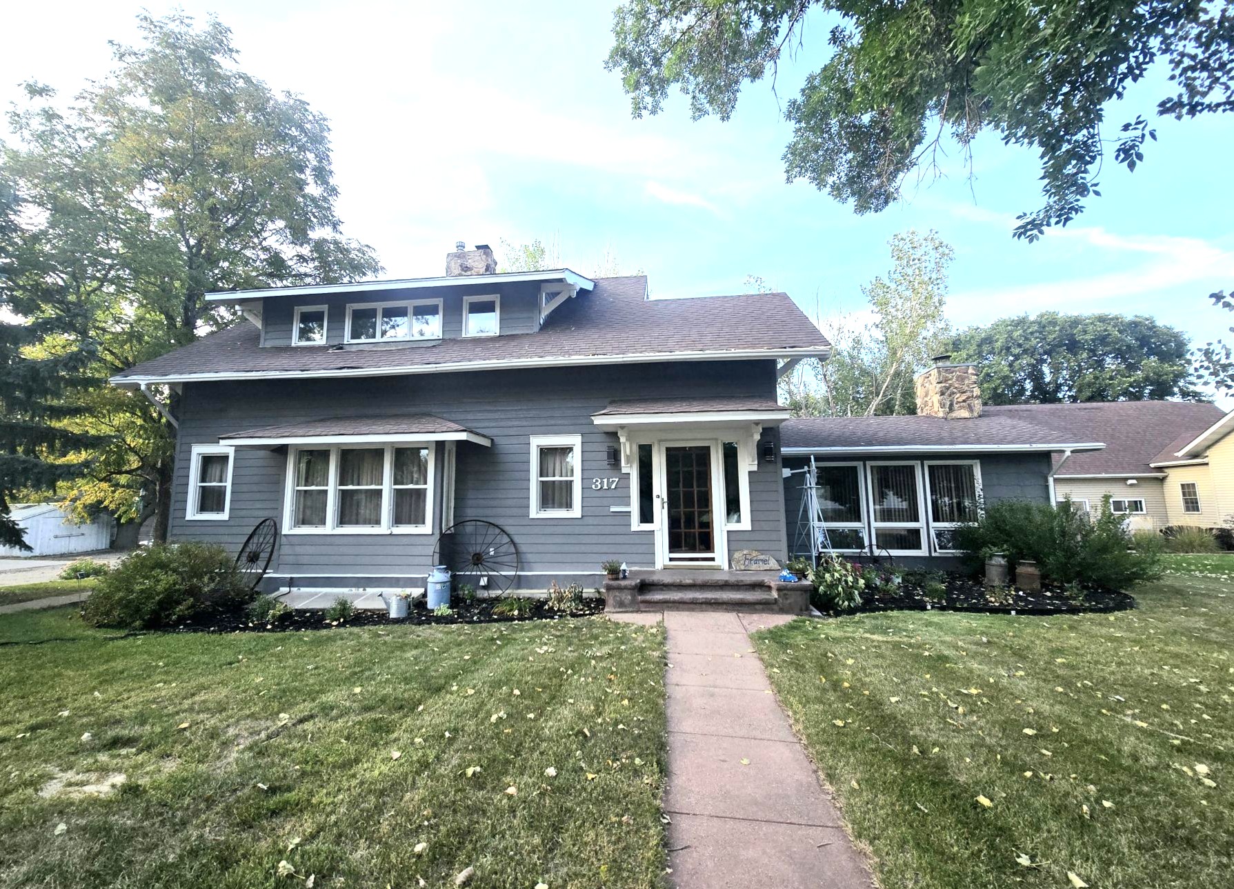 317 E 2nd St, Miller